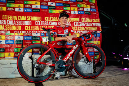 Corsa Pro Red - Vuelta a España podium
