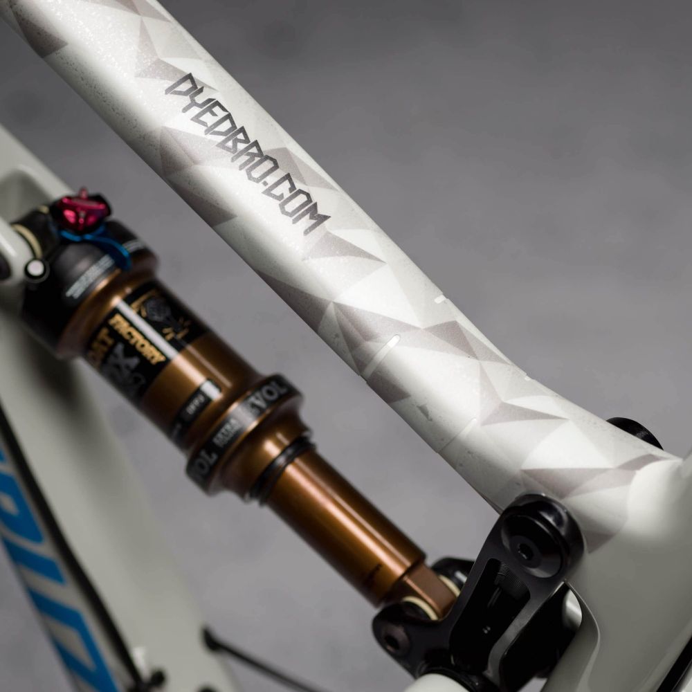 DYEDBRO -  GEOMETRIC