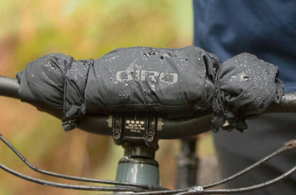 giro-stow-h2o-jacket-mens-mtb-apparel-built-in-fea